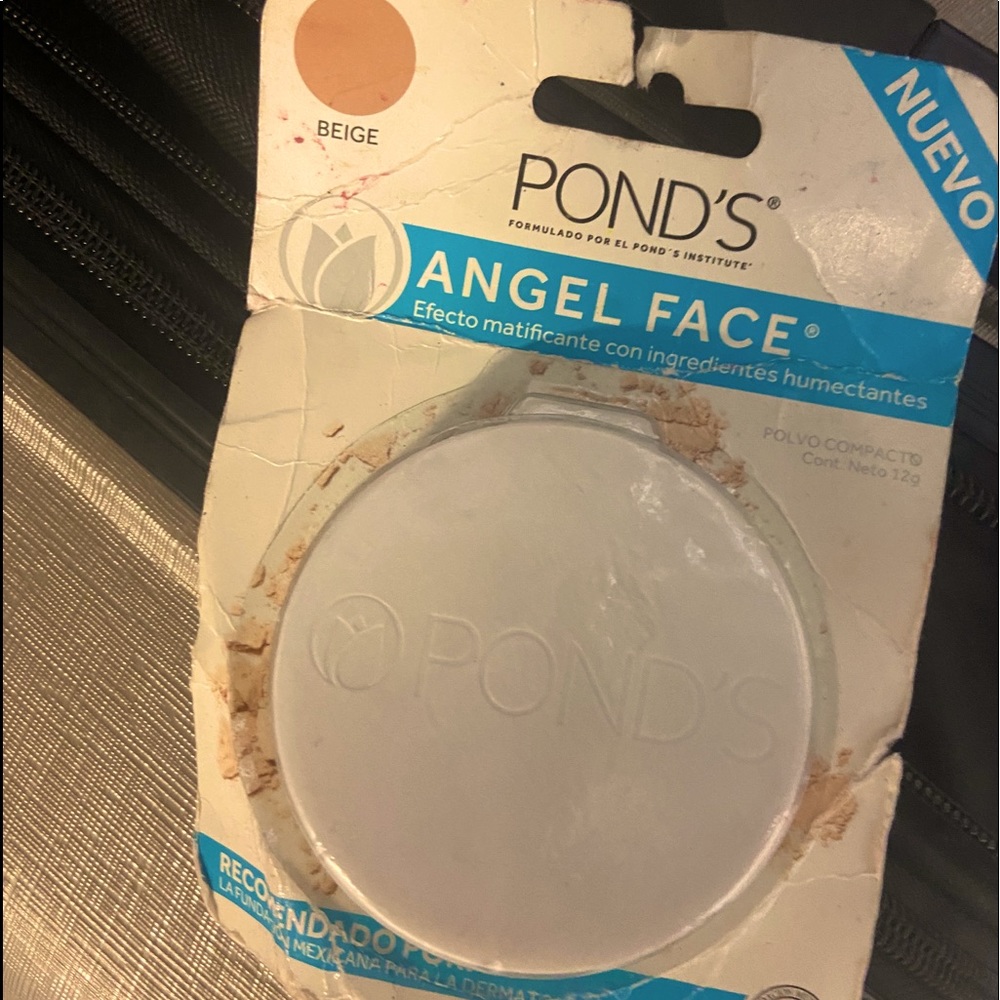 Pond’s angel face compact